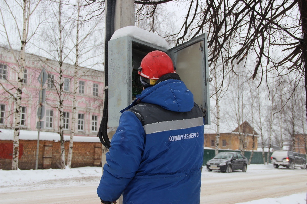 Средства на зарплату работникам компании «Коммунэнерго» будут перечисляться ежемесячно.