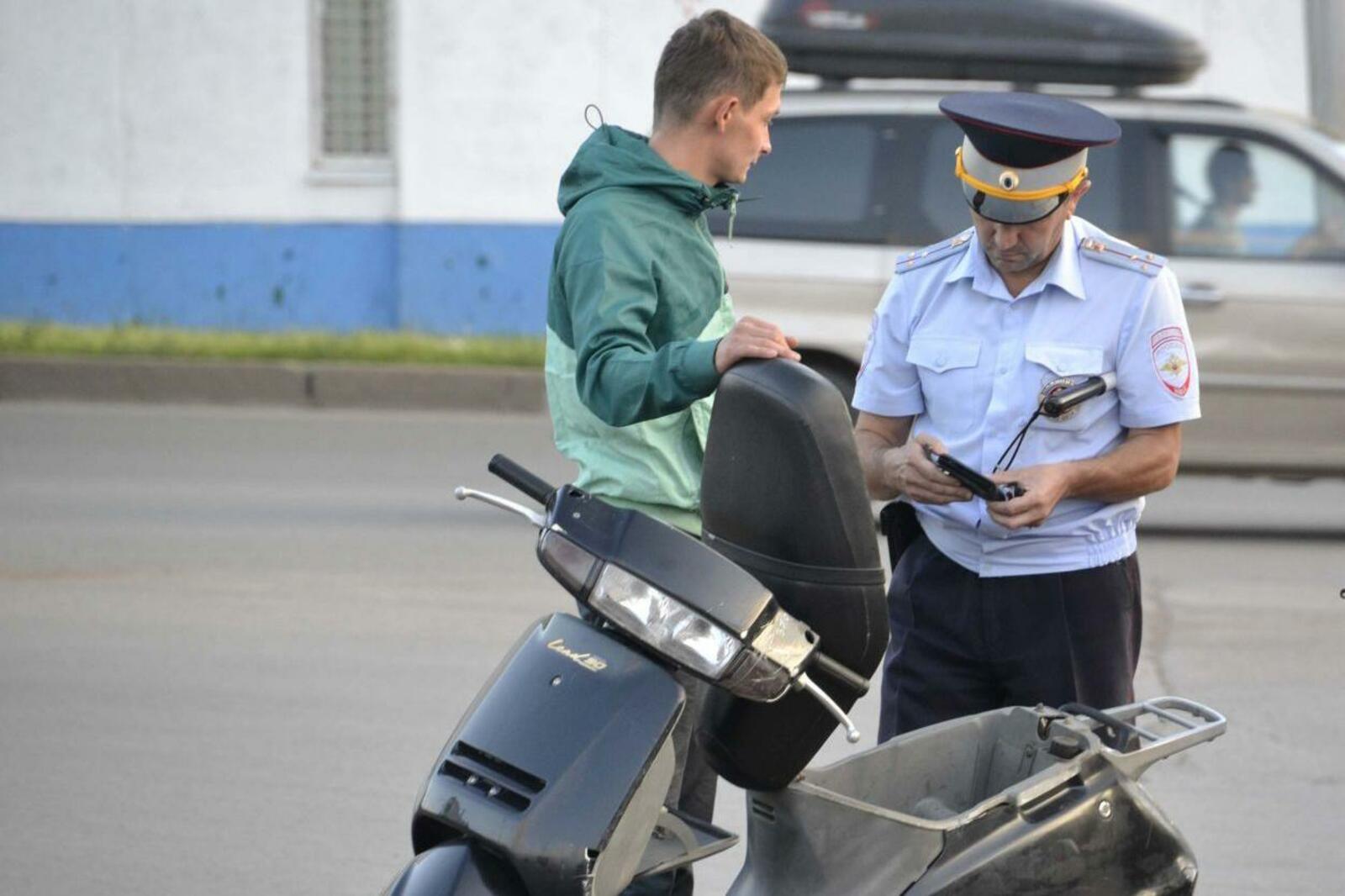 Напоминаем родителям об ответственности несовершеннолетних за управление мототранспортом.