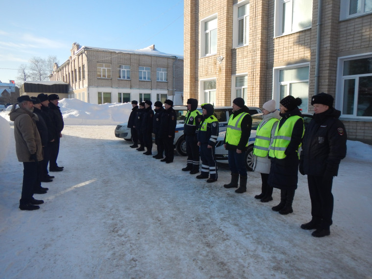 На территории Уржумского городского поселения проведен совместный инструктаж нарядов.
